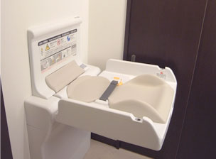 おむつ替えスペース