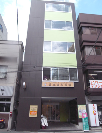 道をまっすぐ進んだ突き当りが当院です。